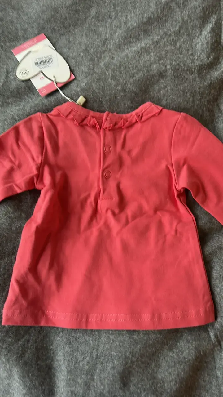 Polera manga larga infantil con diseño de conejo - 2