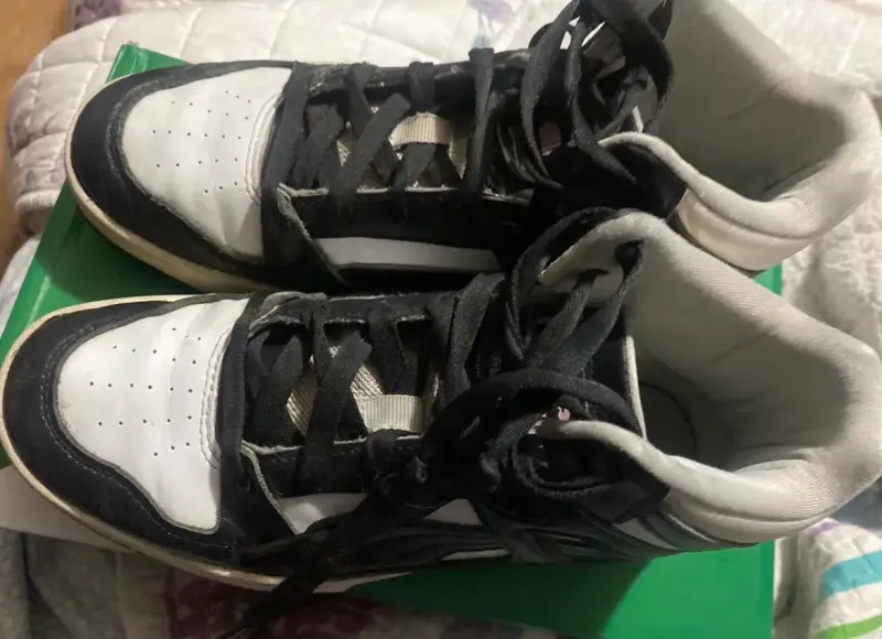 Zapatillas deportivas Puma negras y blancas - 3