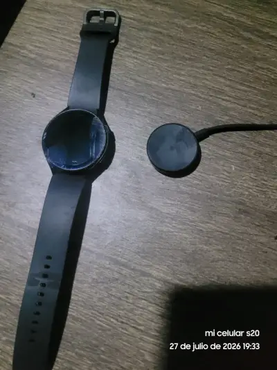Smartwatch Samsung Galaxy con cargador - miniatura 1