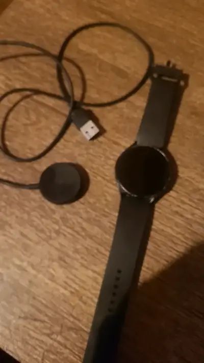 Smartwatch Samsung Galaxy con cargador - miniatura 4