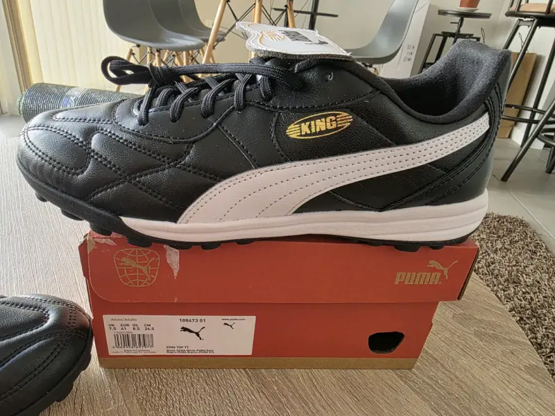 Zapatillas de fútbol Puma King negras y blancas - 2