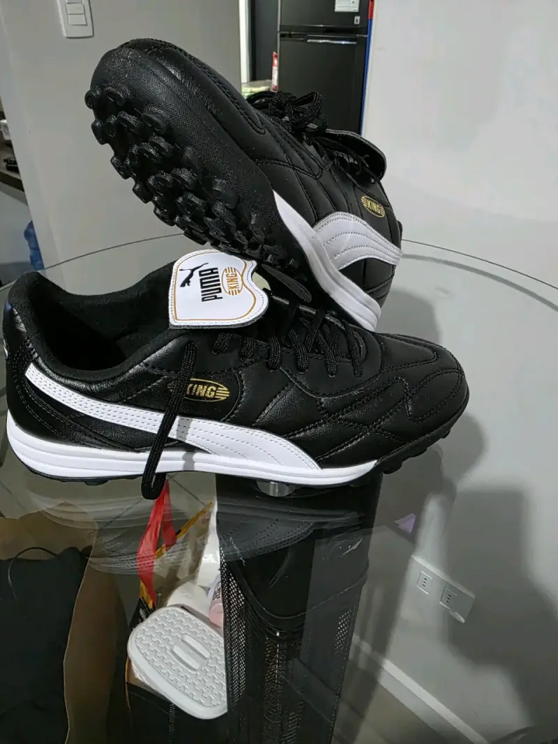 Zapatillas de fútbol Puma King negras y blancas - 3