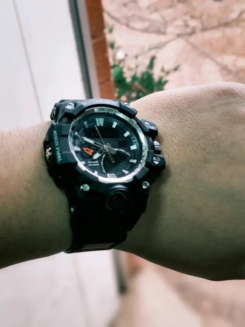 Reloj Casio G-Shock Negro Resistente al Agua - 5