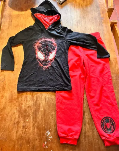 Conjunto de pijama infantil Spiderman negro y rojo - miniatura 1