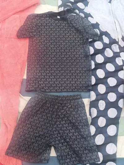 Conjunto  estampado MK para niños - miniatura 1