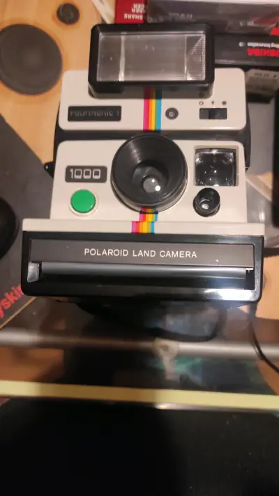 Cámara instantánea Polaroid Land 1000 con flash - miniatura 1