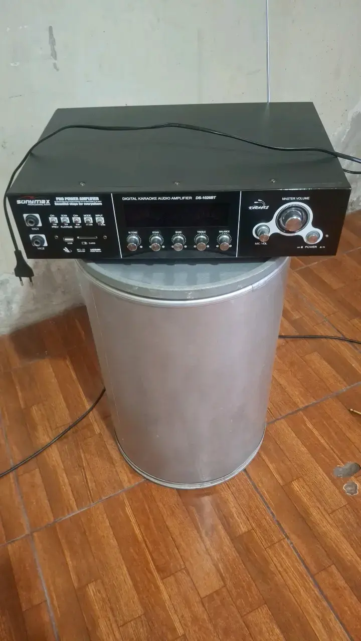 Amplificador de Audio Karaoke Sonymax DS-10266T - 1