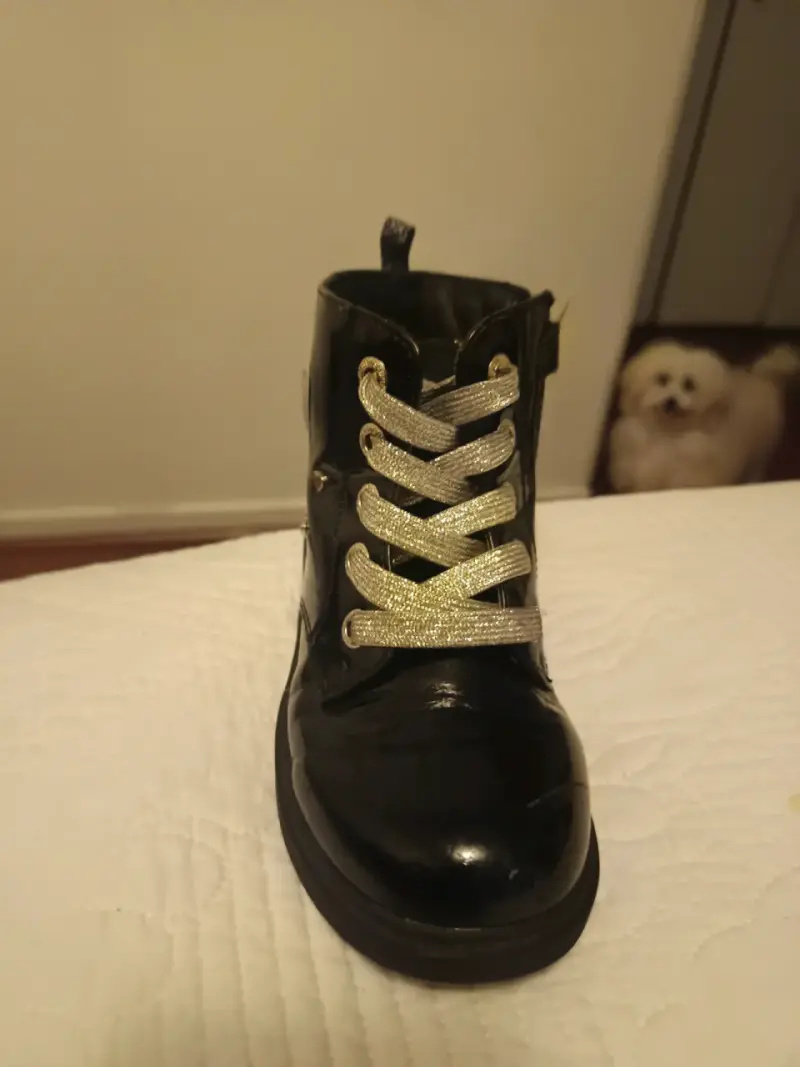 Botines negros para niña con detalles de corazones - 2