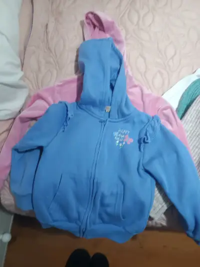 Conjunto de ropa infantil variada - miniatura 1