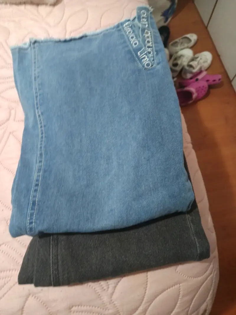 Conjunto de ropa infantil variada - 4