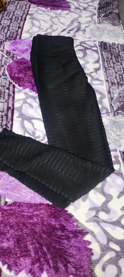 Calza leggins negros de mujer con diseño acanalado - miniatura 4