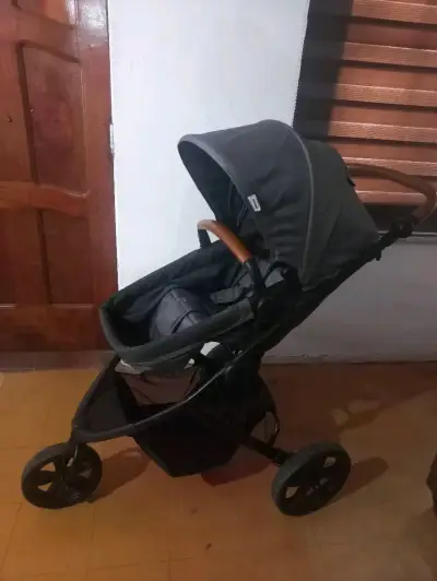 Coche de bebé gris con manillar de cuero - miniatura 5
