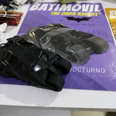 Modelo de Batimóvil The Dark Knight coleccionable - miniatura 5