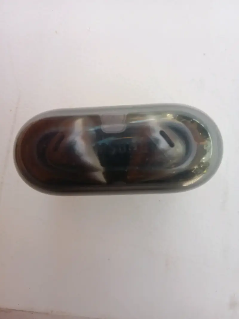 Auriculares inalámbricos con estuche de carga - 3