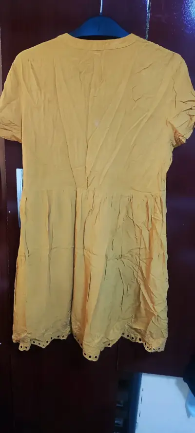 Vestido amarillo mostaza con bordado floral Baseme - miniatura 3