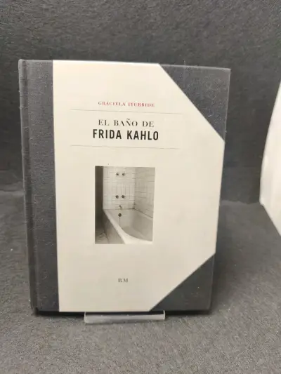 Libro 'El Baño de Frida Kahlo' de Graciela Iturbide - miniatura 1