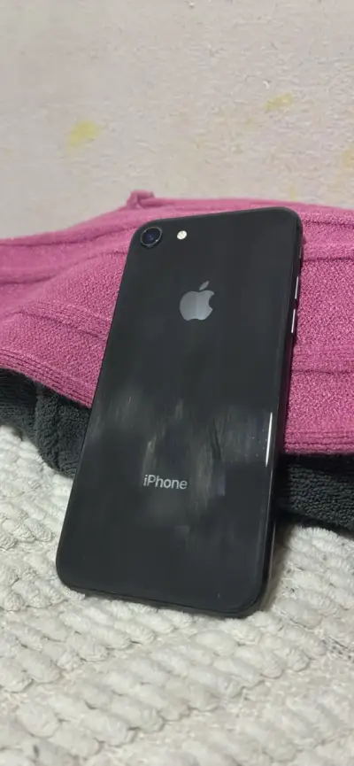 Smartphone con pantalla táctil en buen estado - miniatura 2
