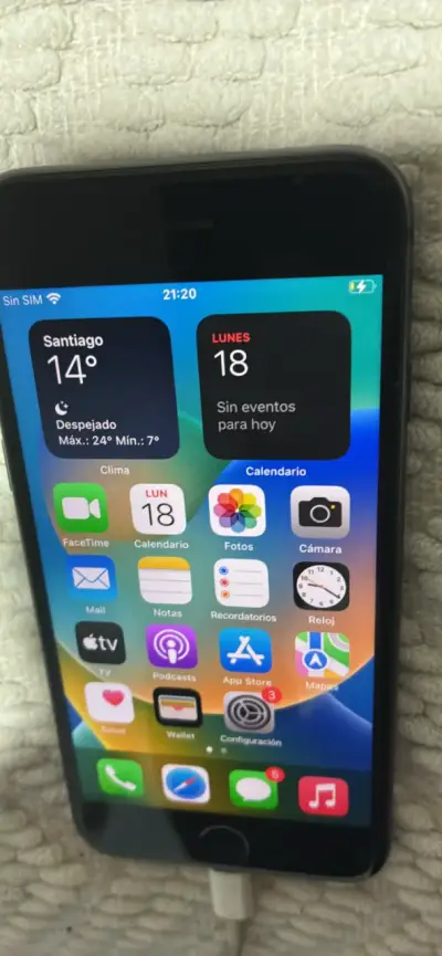 Smartphone con pantalla táctil en buen estado - miniatura 4
