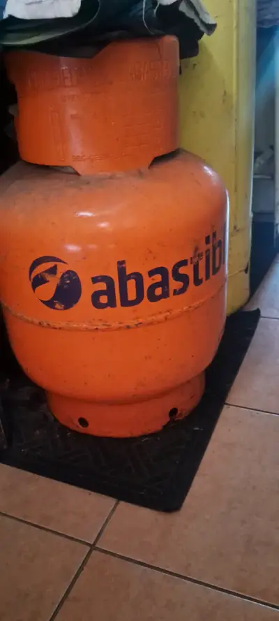 Cilindro de gas Abastible 15 kg usado - miniatura 2