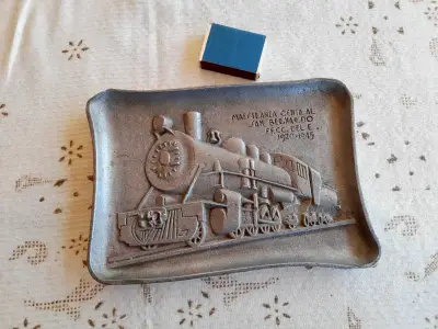 TREN FERROCARRILES DE CHILE LOCOMOTORA 1945 - miniatura 1