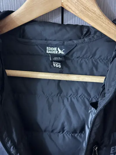 Chaqueta de plumas negra Eddie Bauer con capucha - miniatura 3