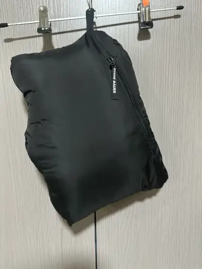 Chaqueta de plumas negra Eddie Bauer con capucha - miniatura 4