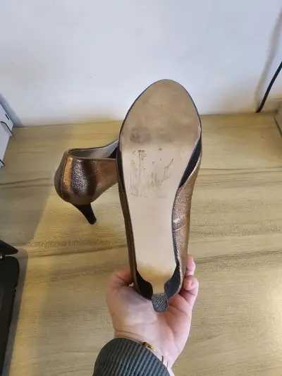 Zapatos de Tacón Brigitte Nux Dorados - miniatura 3