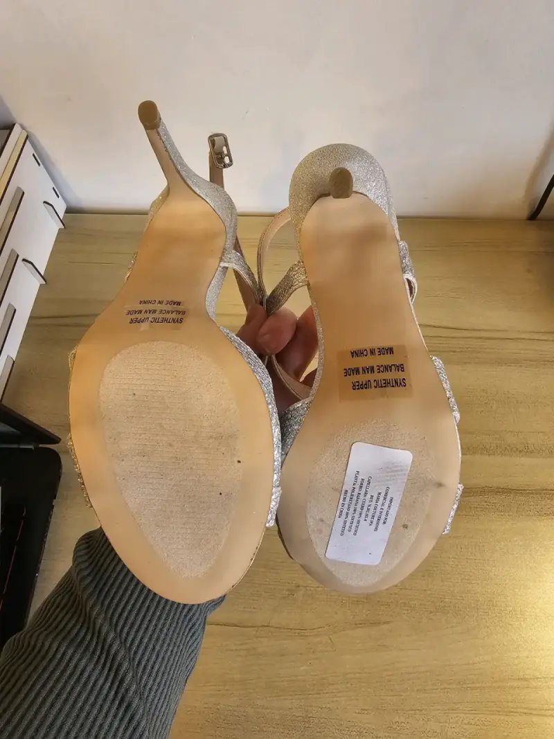 Sandalias de tacón plateadas brillantes para mujer - 4