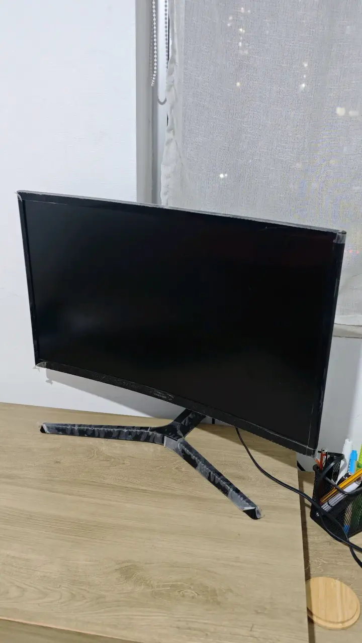Monitor Samsung curvo 24 pulgadas - 2