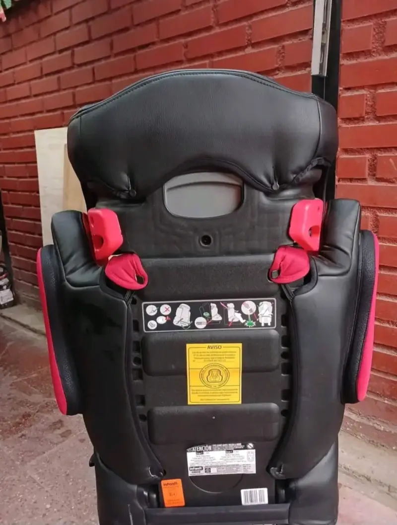 Silla de Auto Infanti Roja y Negra - 4