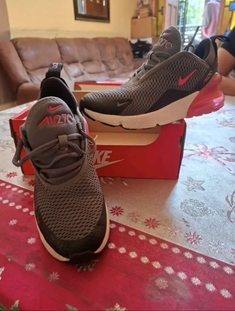 Zapatillas Nike Air 270 Gris y Rosado