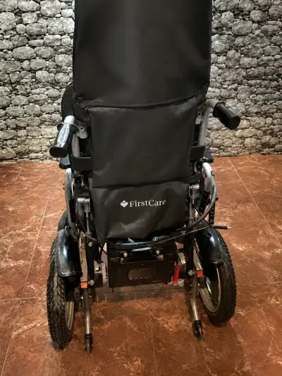 Silla de Ruedas Eléctrica First Care - miniatura 1