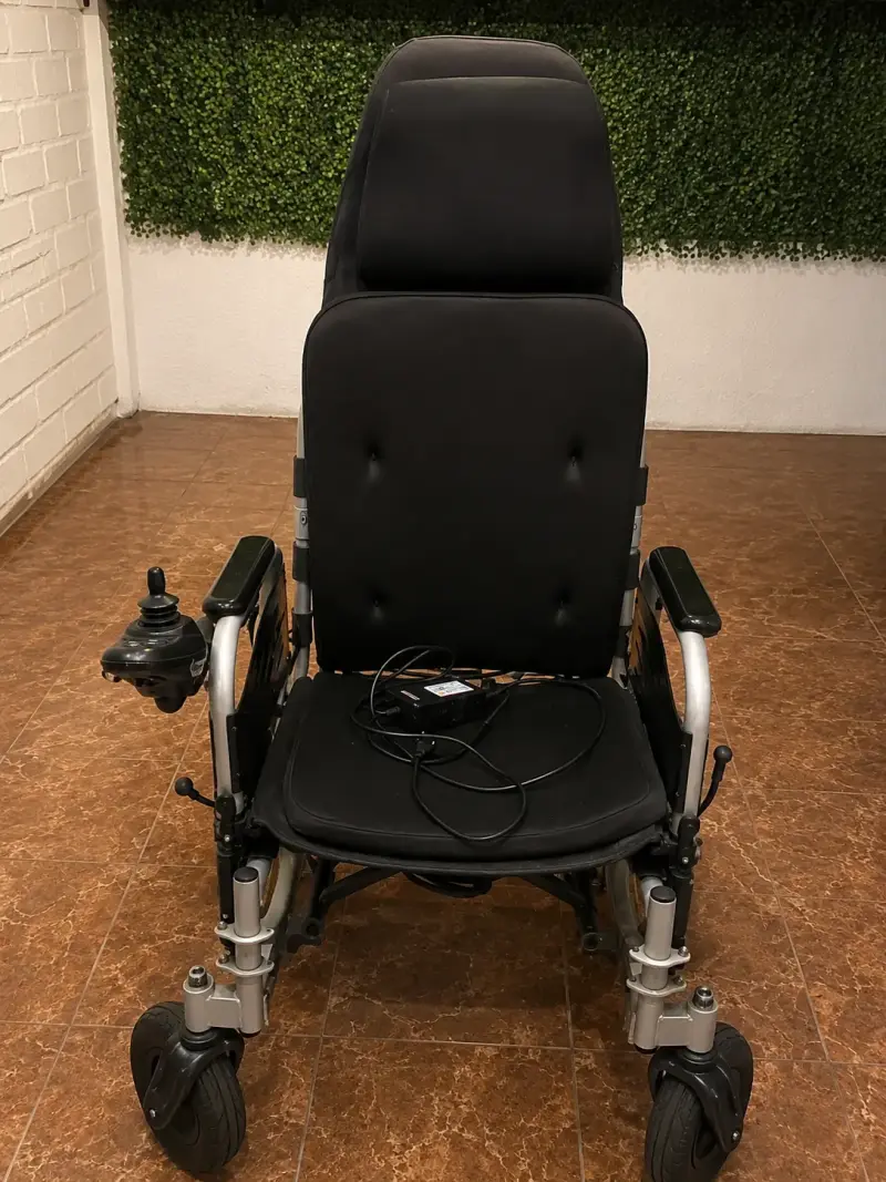 Silla de Ruedas Eléctrica First Care - 2