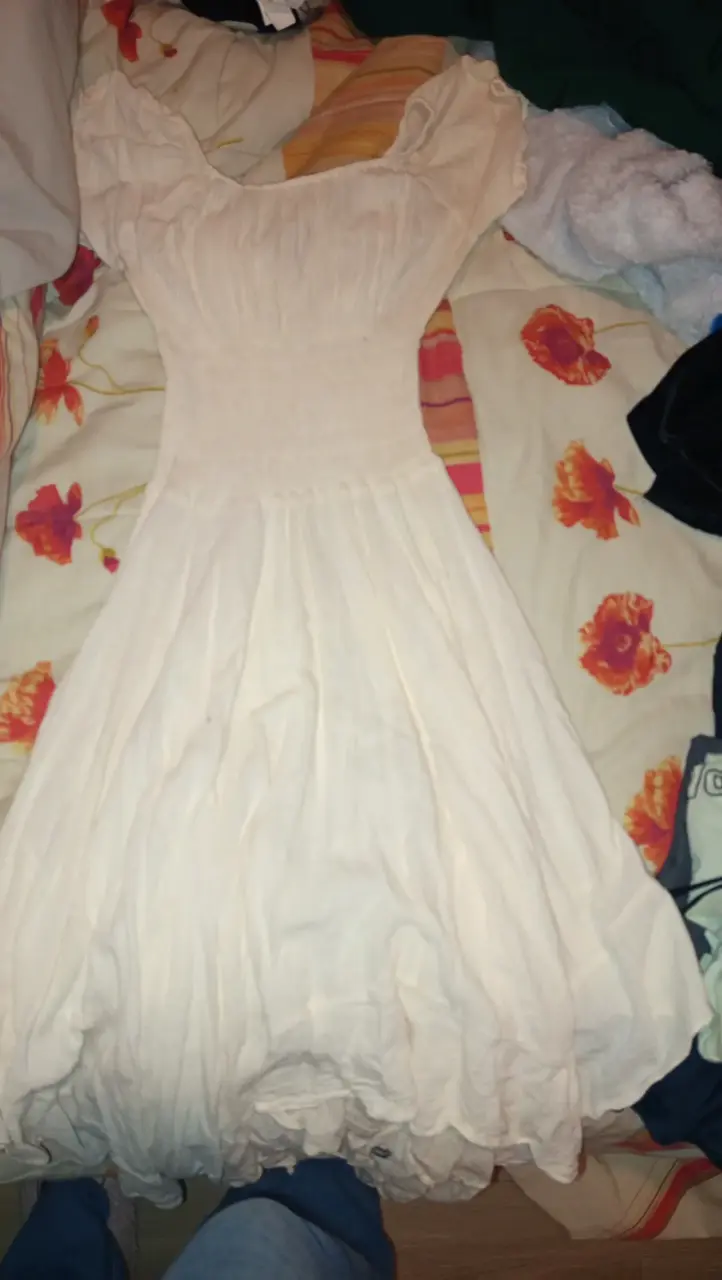 Vestido blanco elegante para mujer