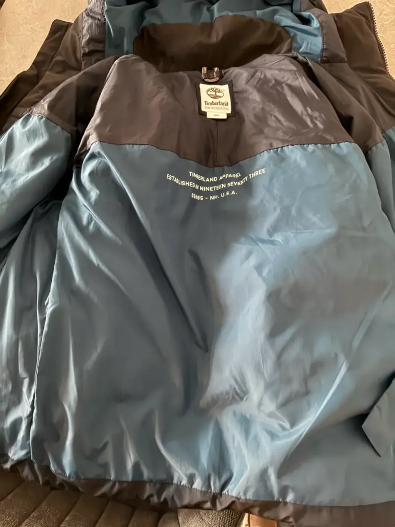 Chaqueta de invierno Timberland azul con capucha - 4