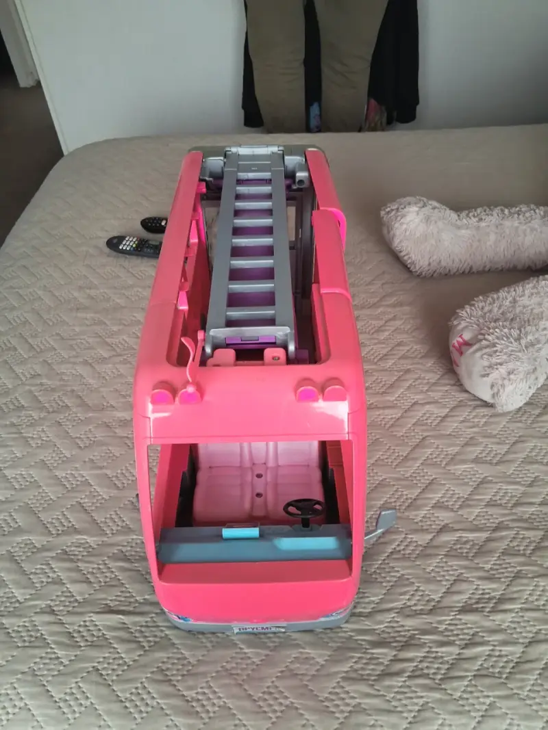 Casa rodante Barbie rosa para muñecas - 3
