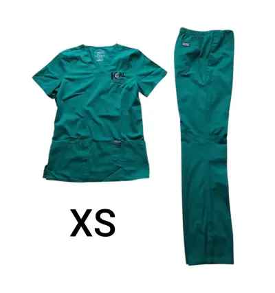 Uniformes médicos de 2da oferta 2 x 20mil - miniatura 1