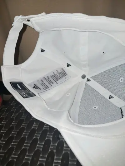 Gorra blanca Adidas nueva - miniatura 2
