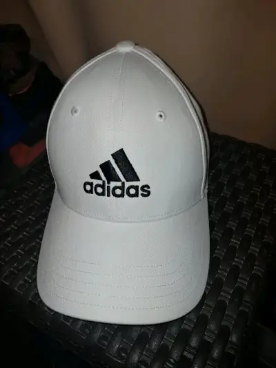 Gorra blanca Adidas nueva - miniatura 3