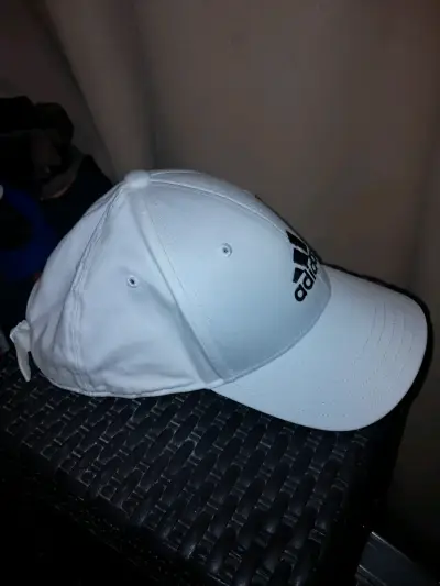 Gorra blanca Adidas nueva - miniatura 4