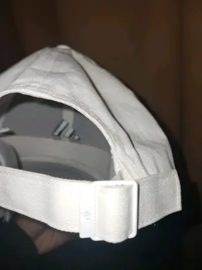 Gorra blanca Adidas nueva - miniatura 5