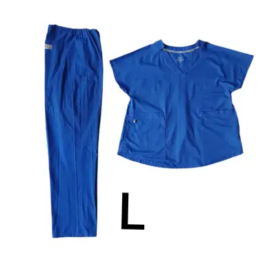 Uniformes médicos de 2da talla L.  2x20mil - miniatura 1
