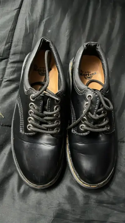 Zapatos de cuero negro Dr. Martens - miniatura 2