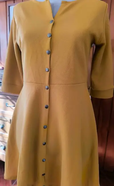 Vestido mostaza con botones Rockamor - miniatura 1