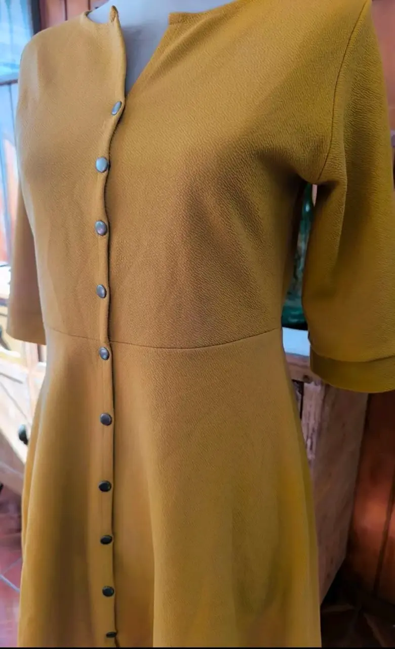 Vestido mostaza con botones Rockamor - 2