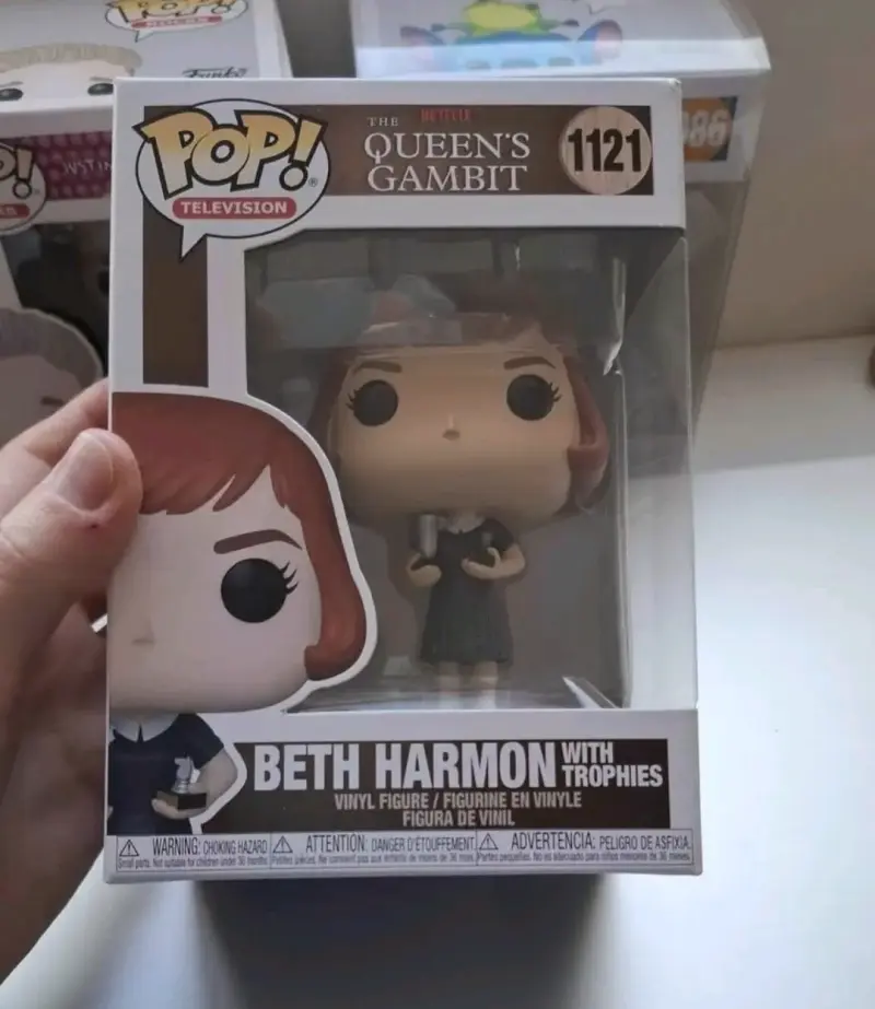 Figura Funko Pop Beth Harmon con Trofeos - 1