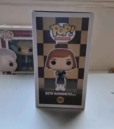 Figura Funko Pop Beth Harmon con Trofeos - miniatura 2