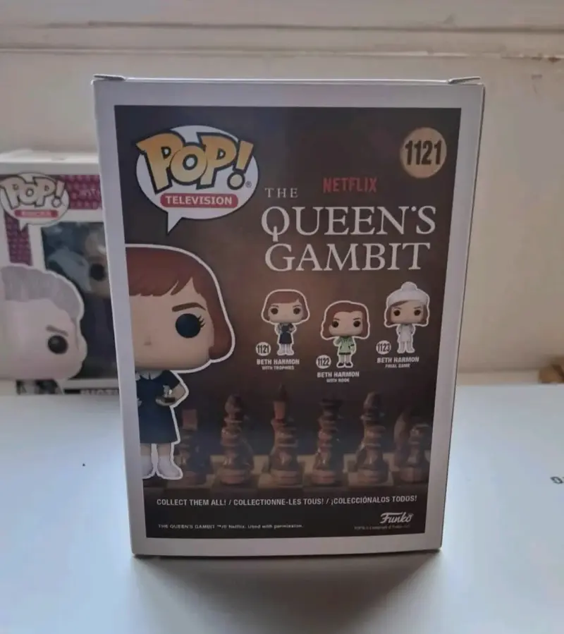 Figura Funko Pop Beth Harmon con Trofeos - 3