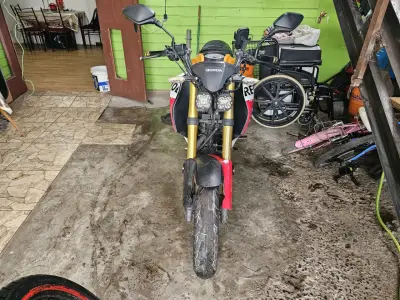 Moto Honda Repsol cb190r - miniatura 2