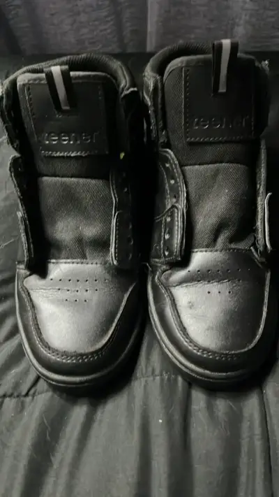 Zapatillas negras de cuero para hombre - miniatura 1